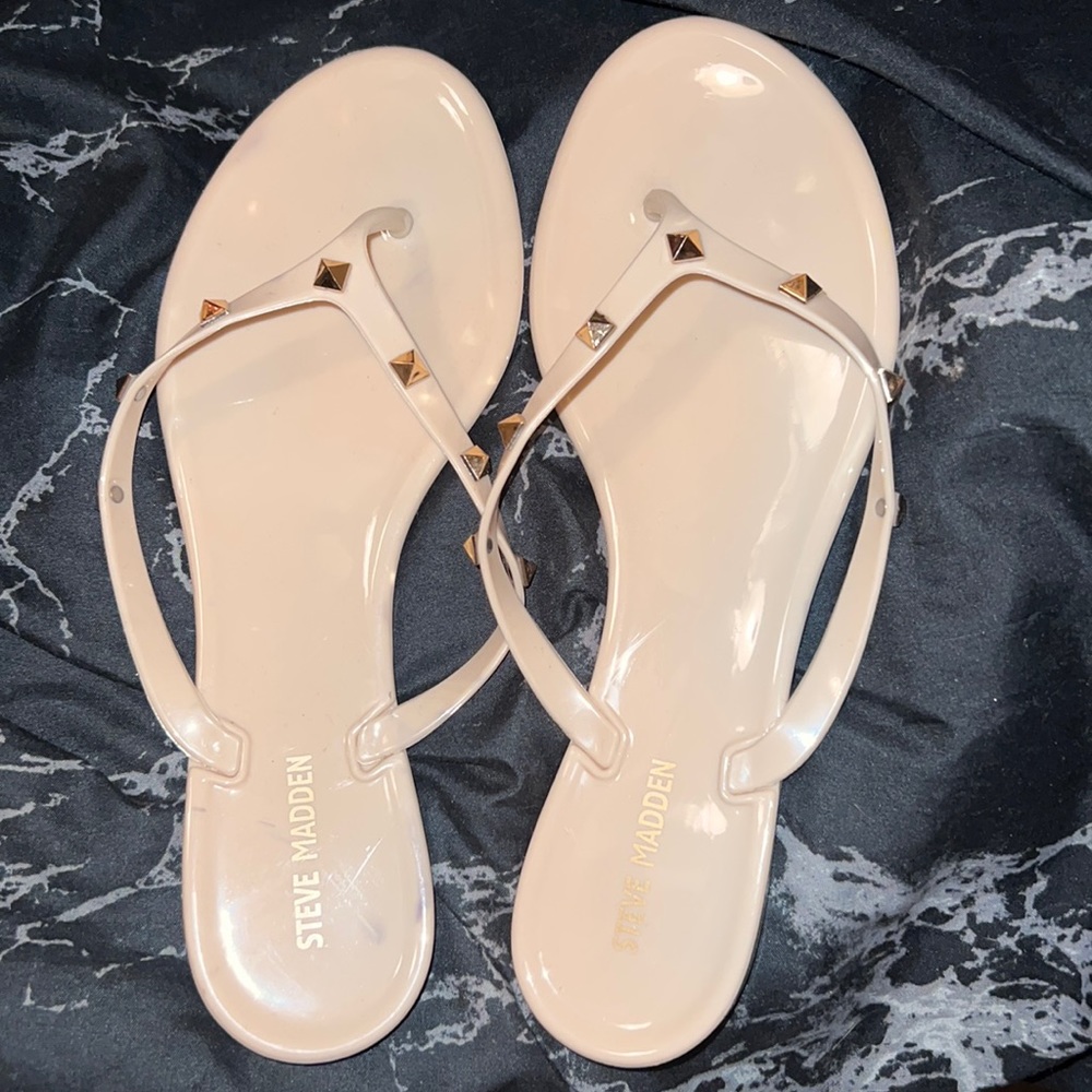 Steve Madden thong sandal.